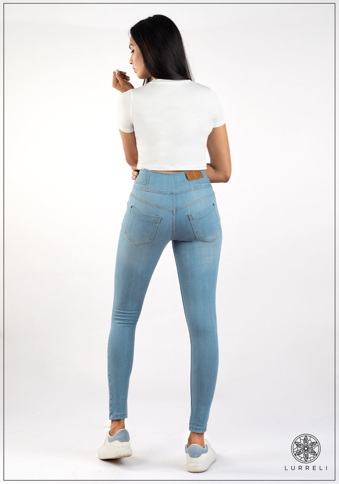 High Waist Slim Fit Jean - Light Wash