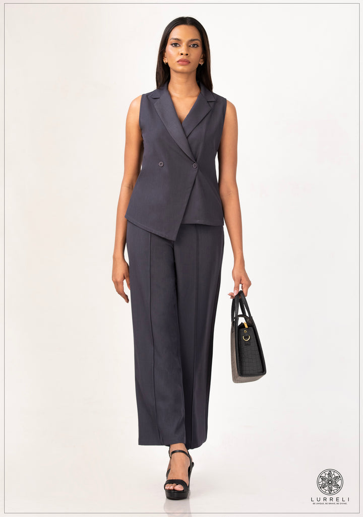 Tailored, double-breasted sleeveless vest