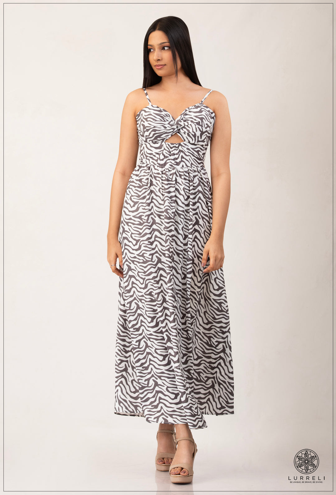 Maxi dresses with a cut-out tie front