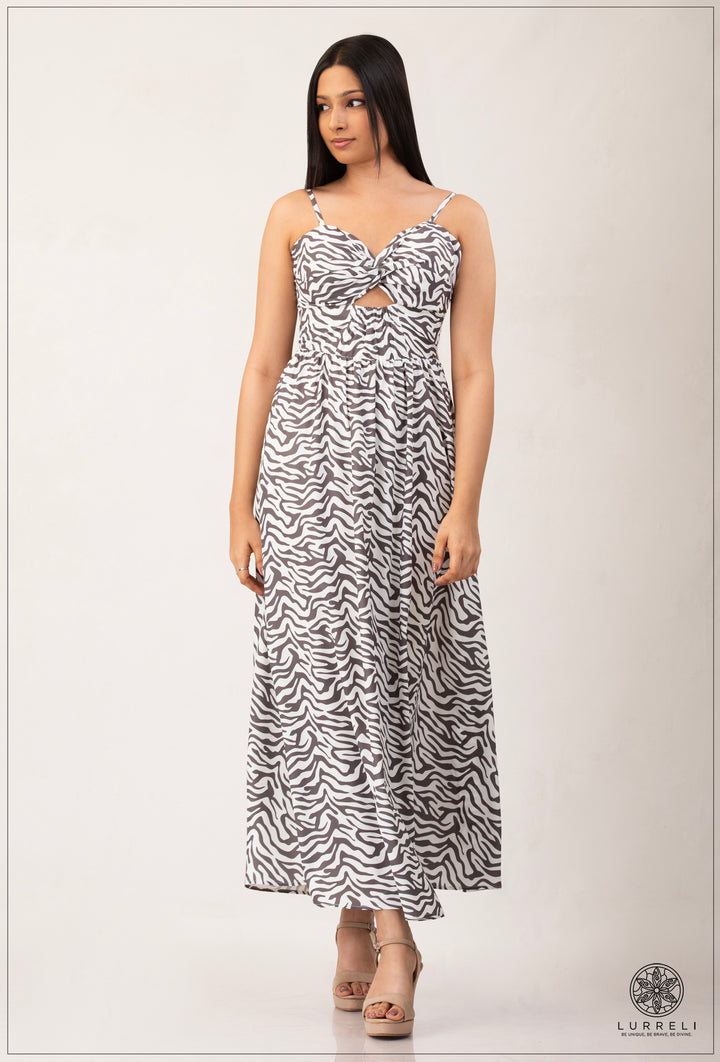 Maxi dresses with a cut-out tie front