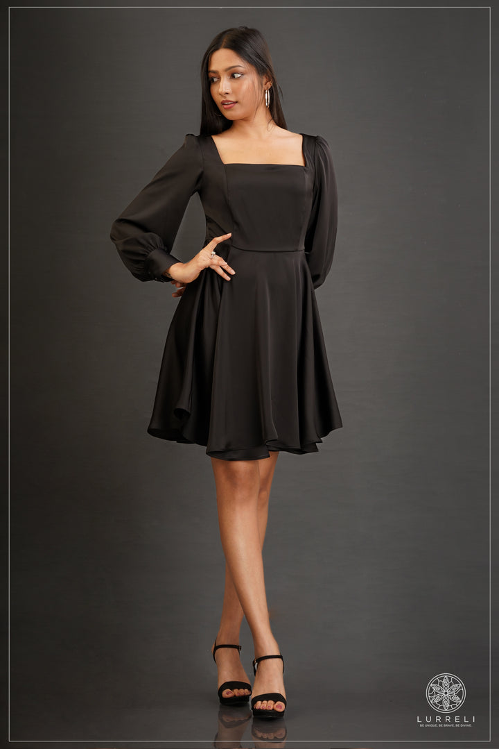 long-sleeve square-neck pleated mini dress