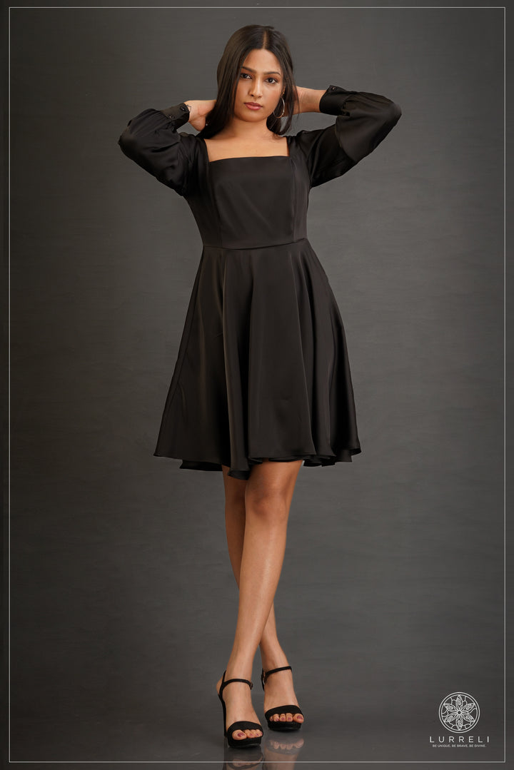 long-sleeve square-neck pleated mini dress